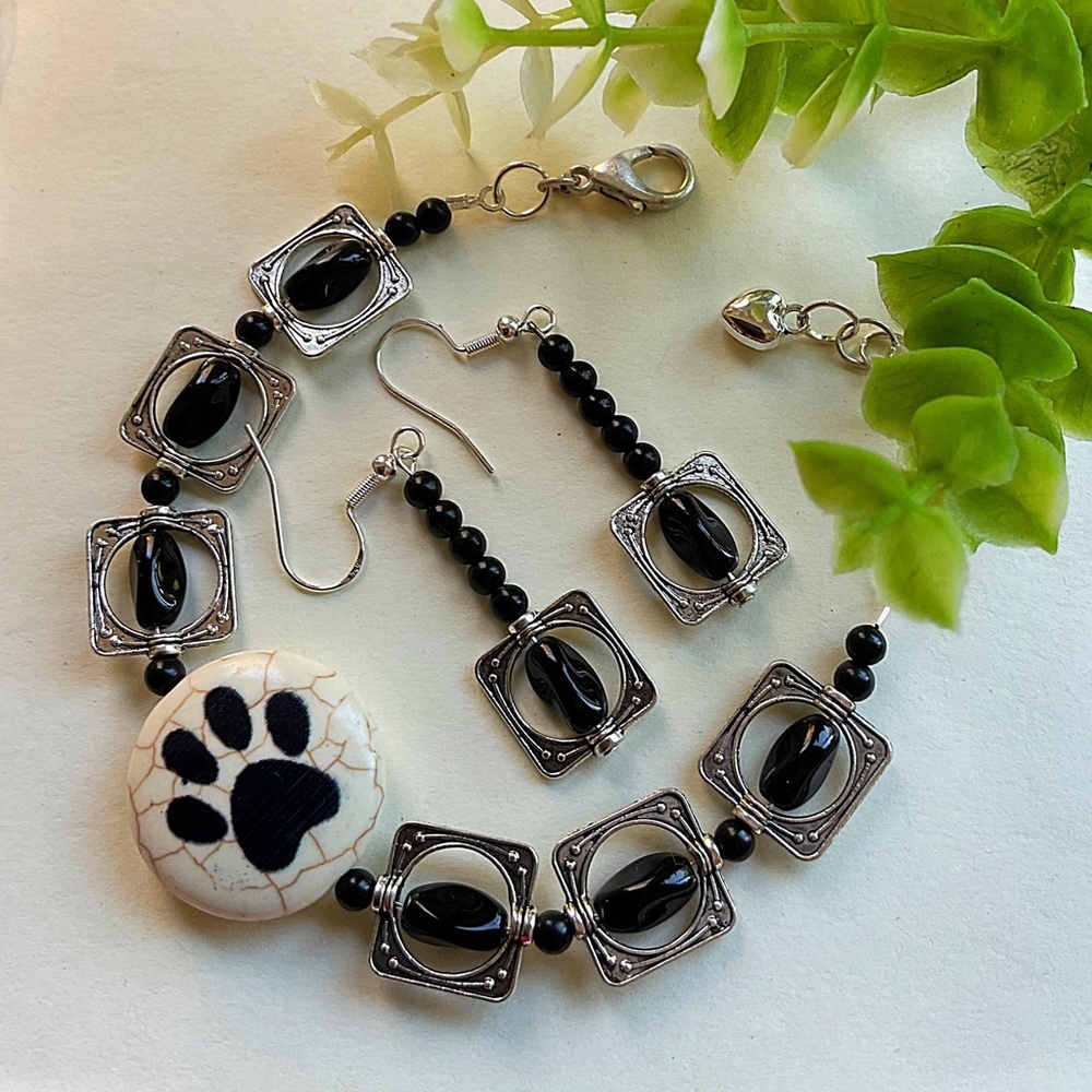 Dog Bracelet & Earring Set Special Birthday Gift for the lady that loves her dog - Picture 1 of 5